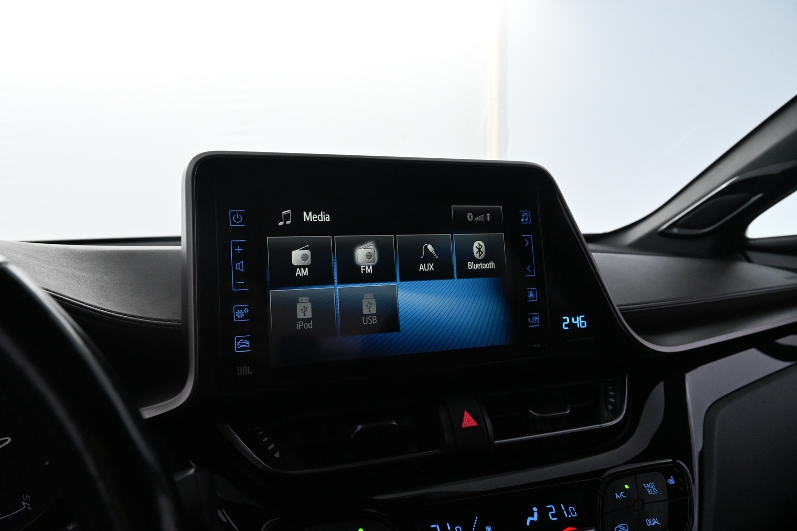 TOYOTA C-HR 2017