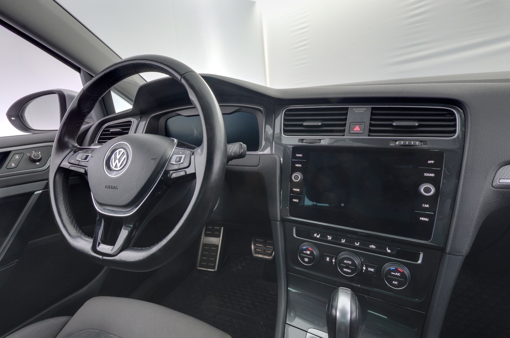 VOLKSWAGEN Golf 2018