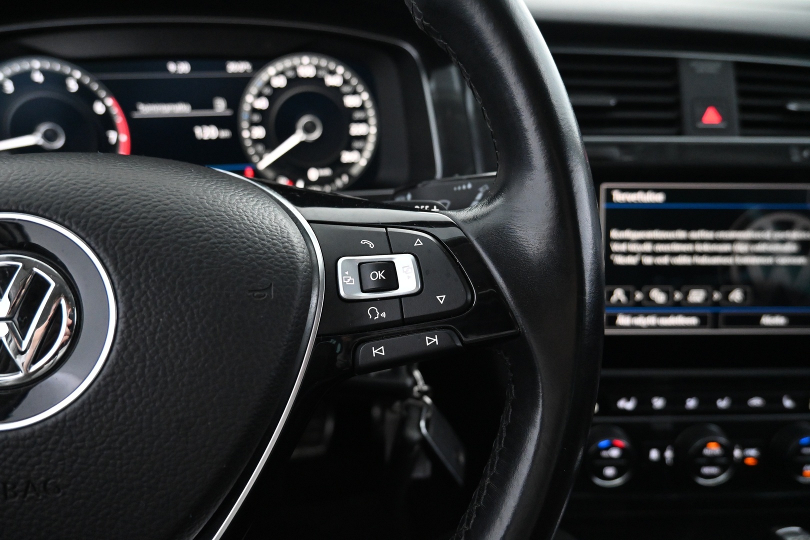 VOLKSWAGEN Golf 2018