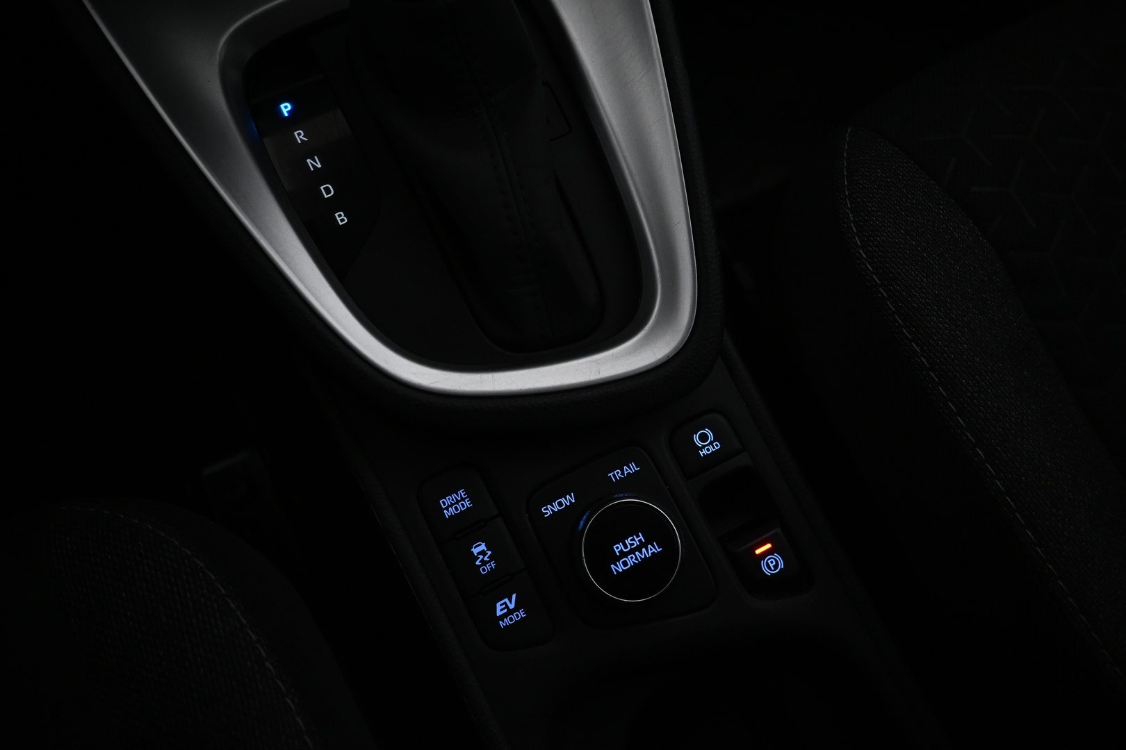 TOYOTA Yaris Cross 2024