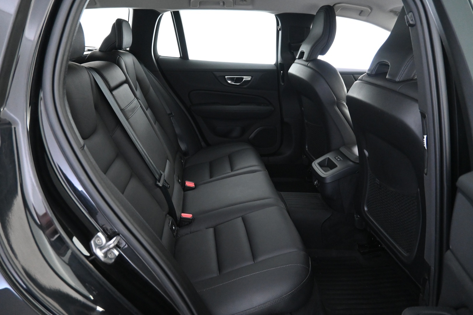 VOLVO V60 2021