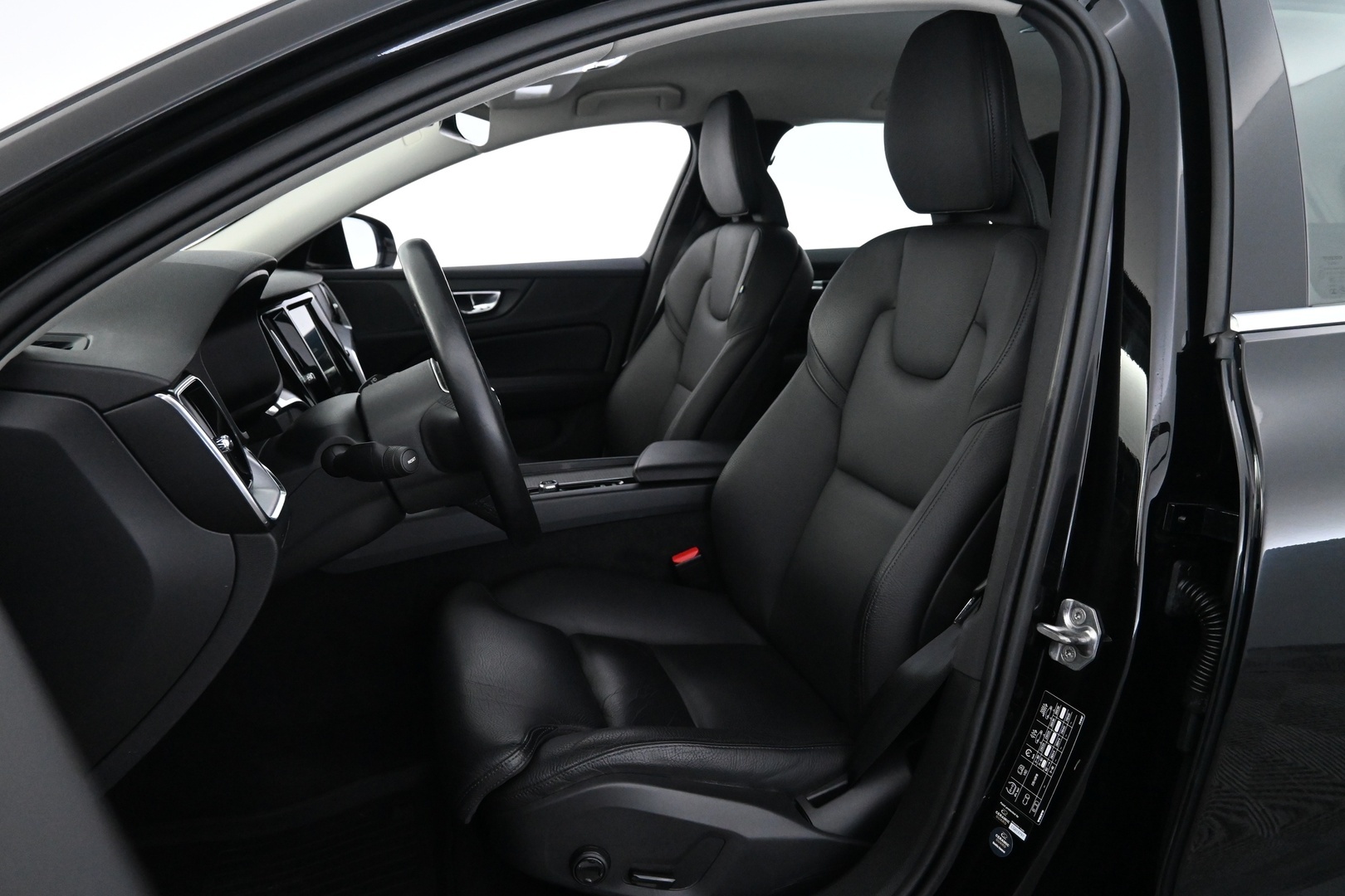 VOLVO V60 2021
