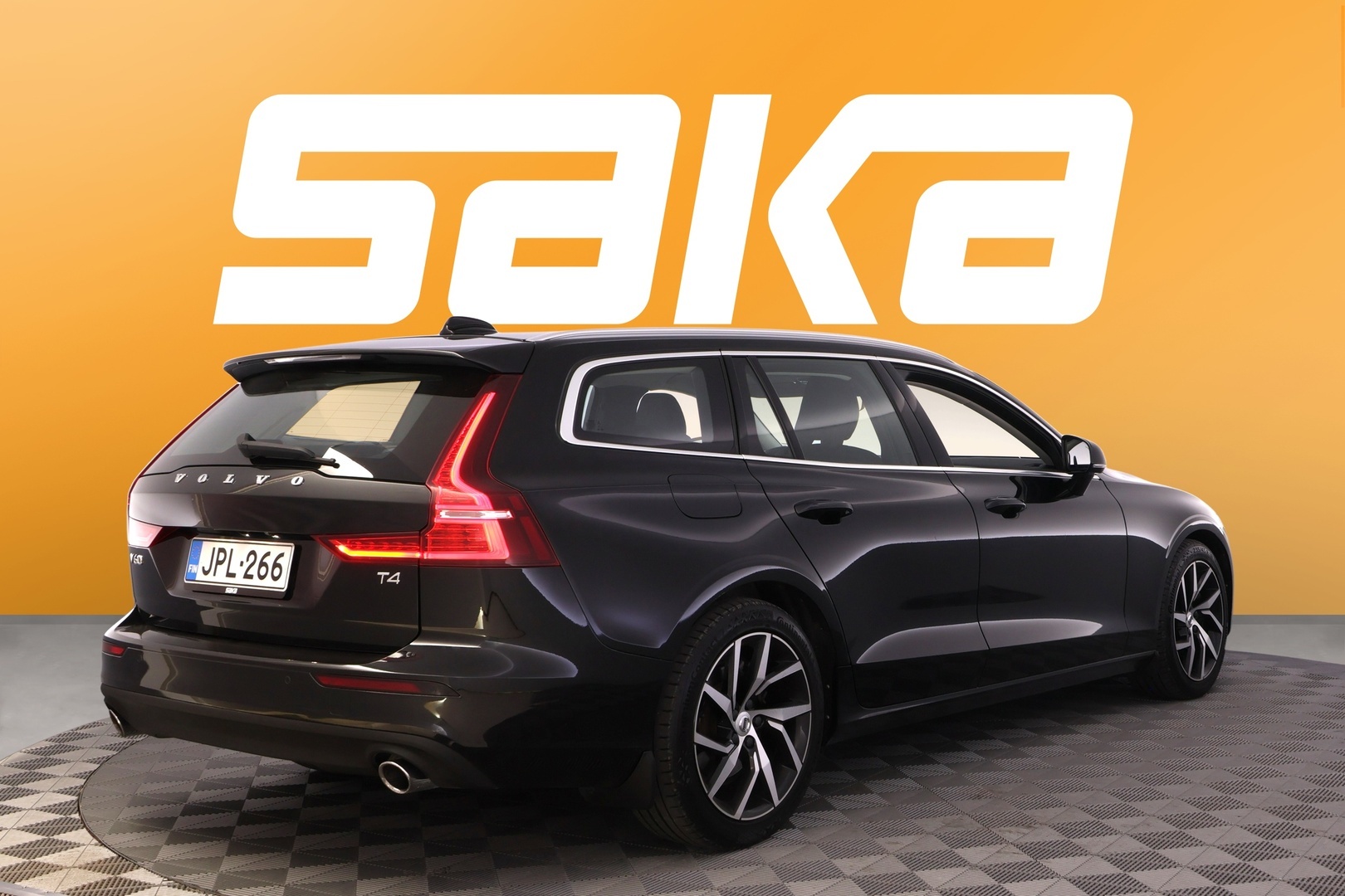 VOLVO V60 2021