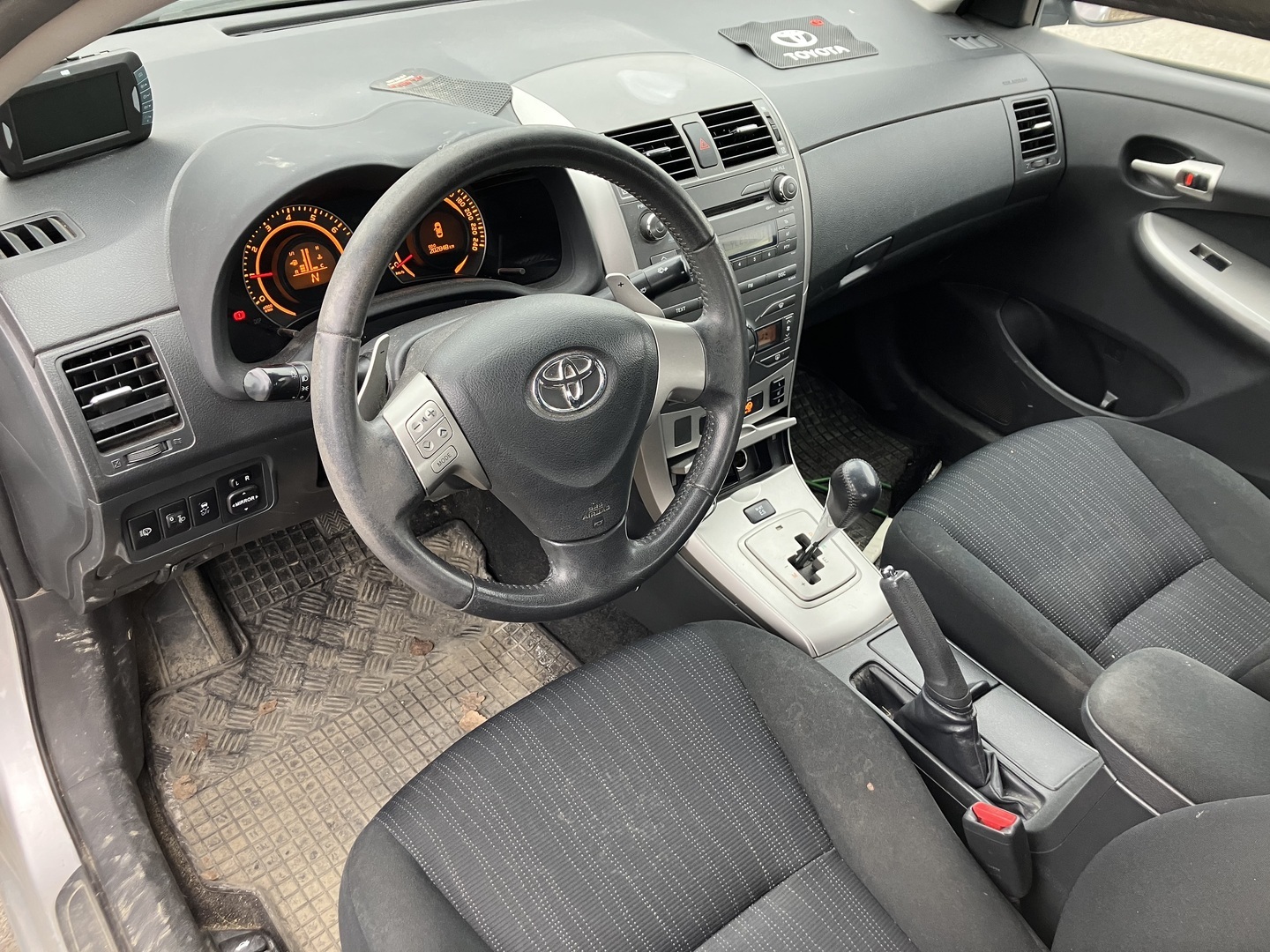 TOYOTA Corolla 2010