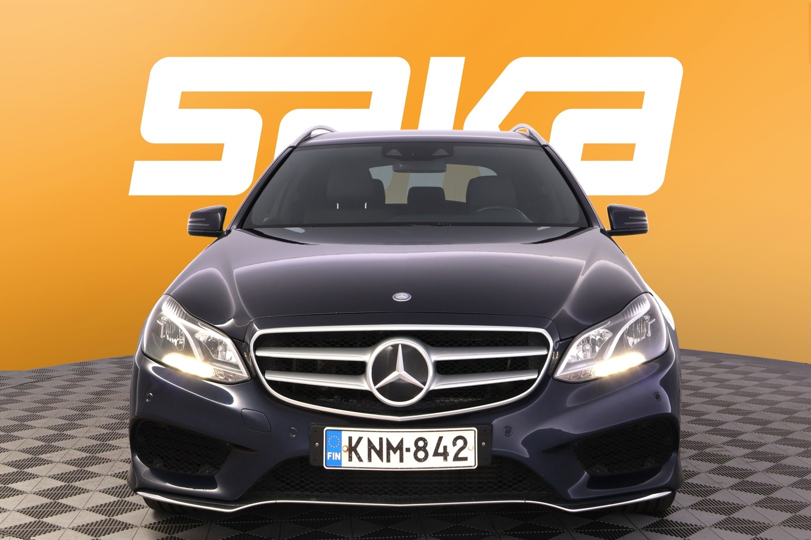 MERCEDES-BENZ E 2013