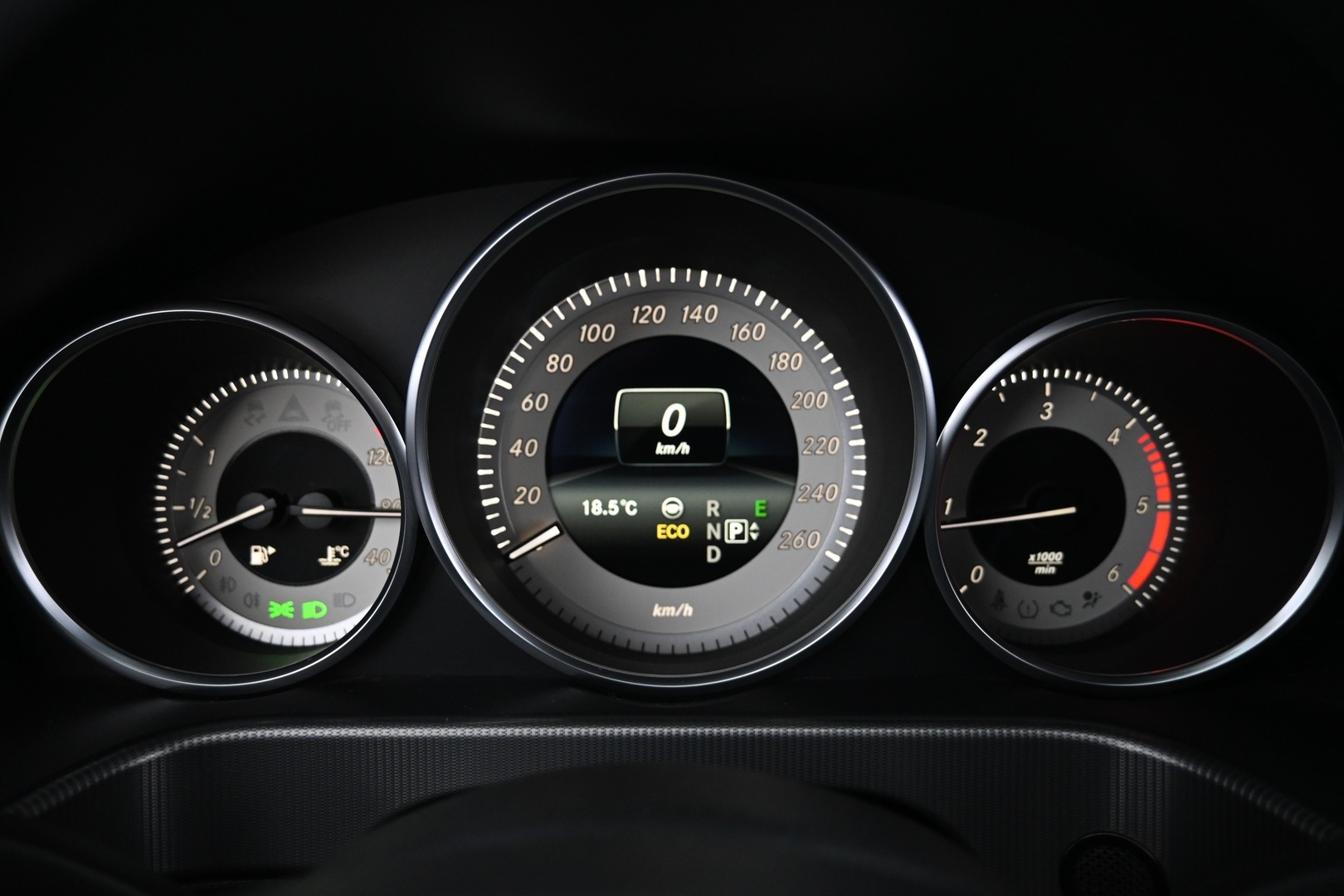 MERCEDES-BENZ E 2013