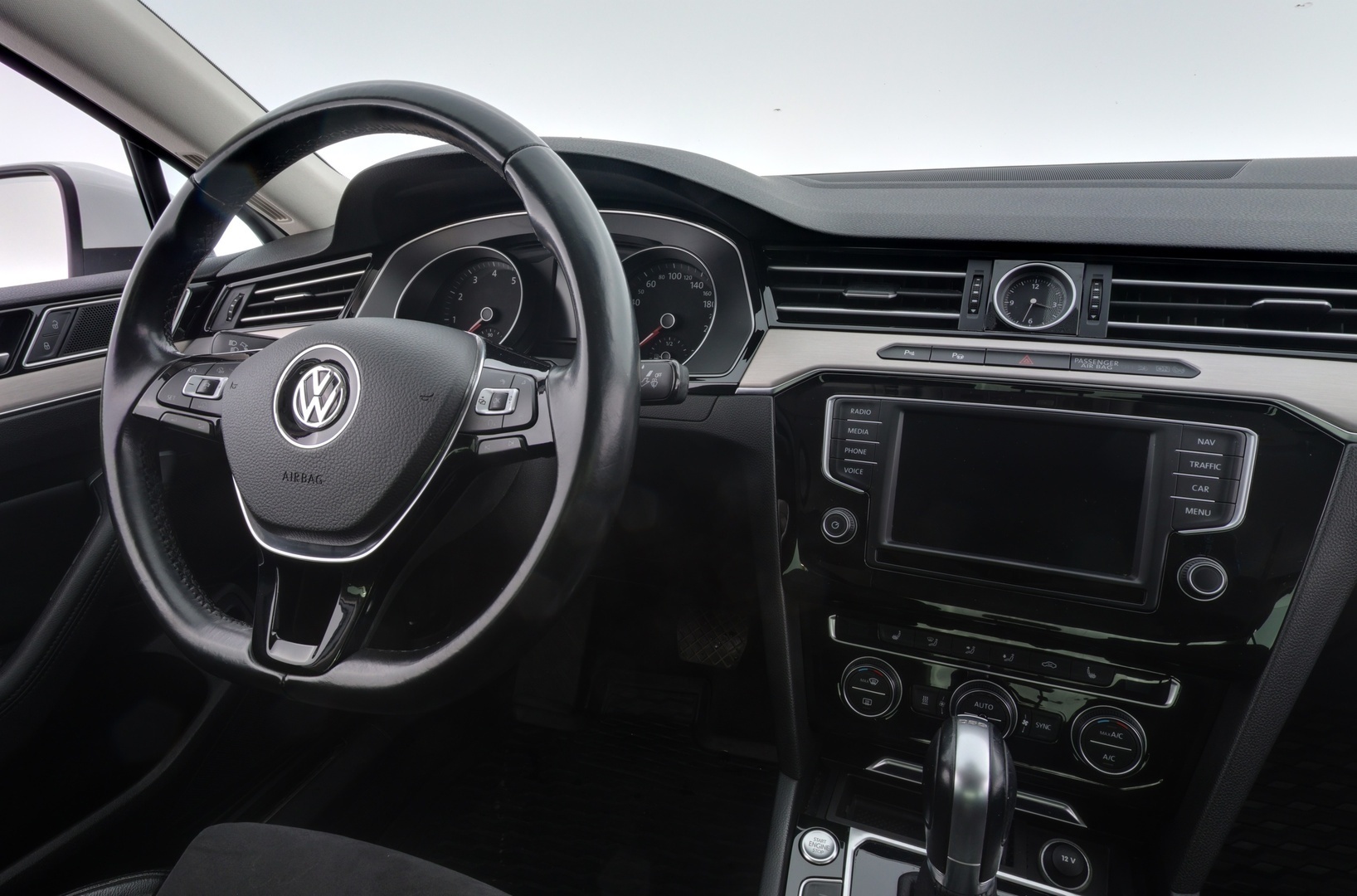 VOLKSWAGEN Passat 2016