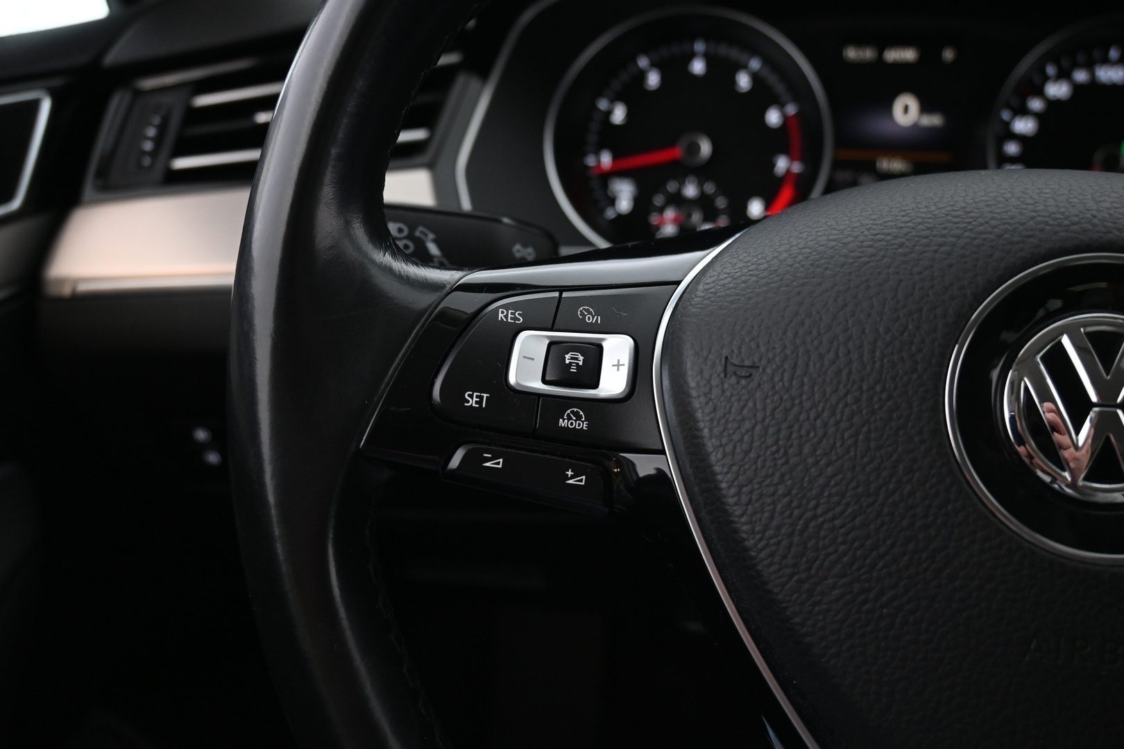 VOLKSWAGEN Passat 2016
