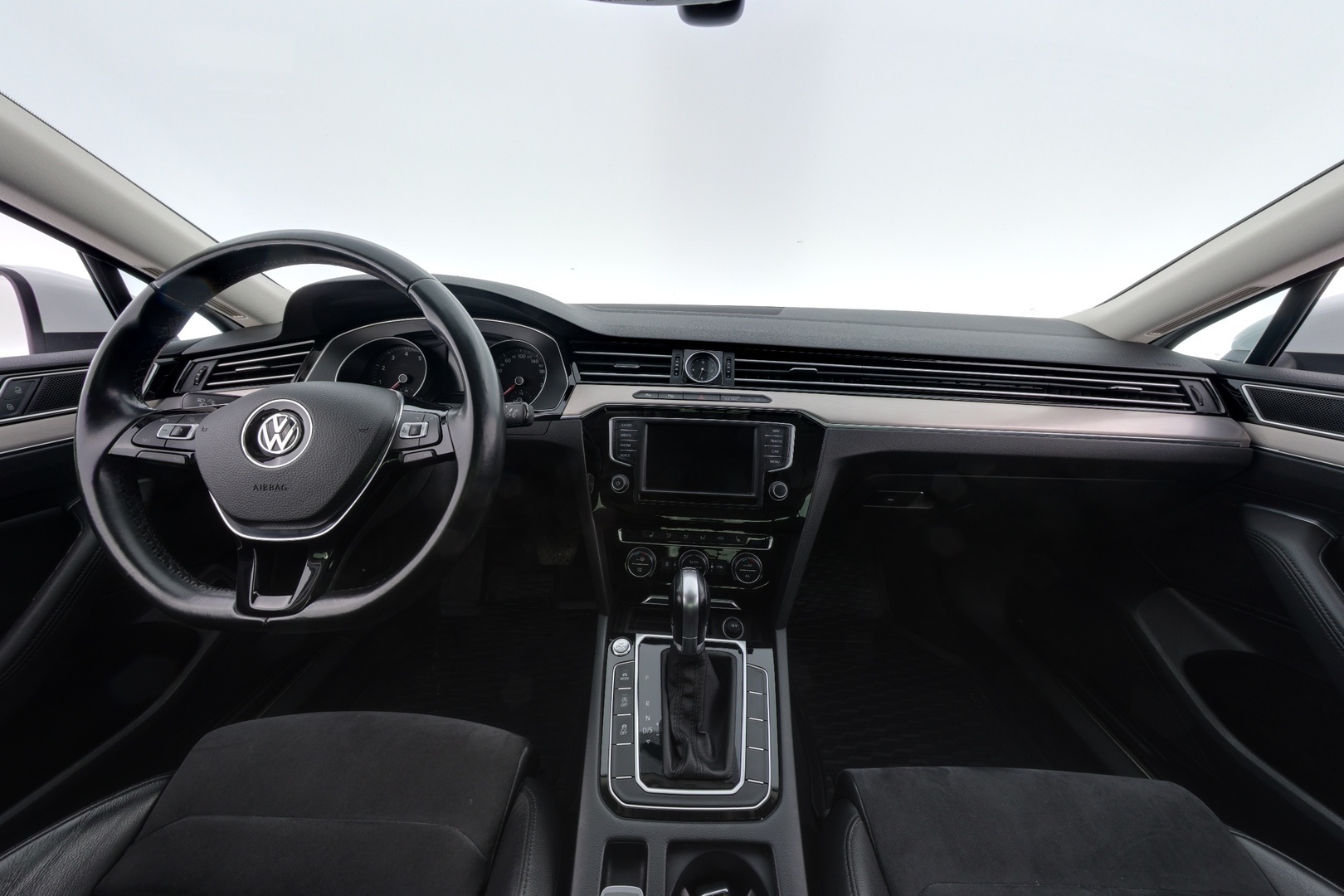 VOLKSWAGEN Passat 2016