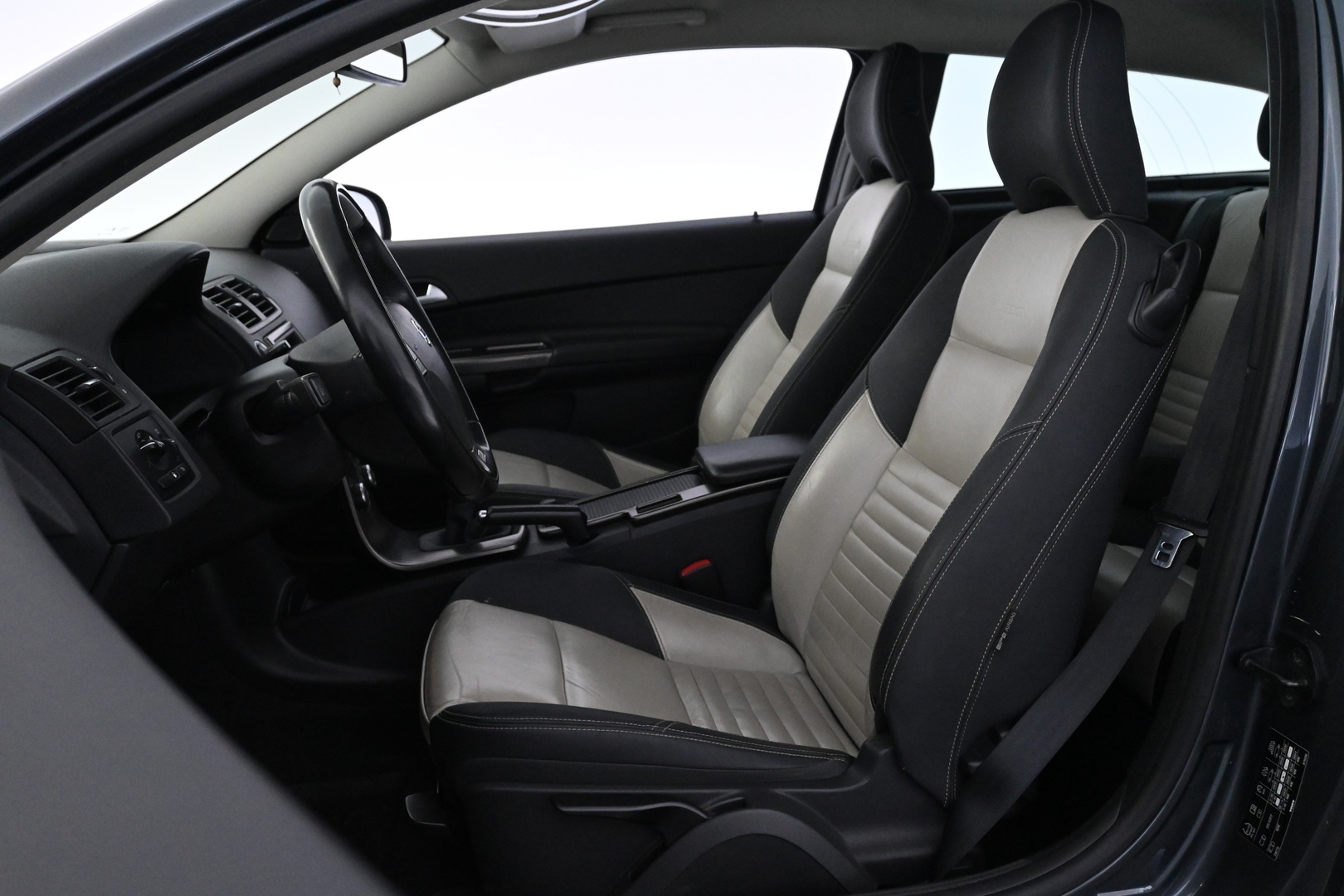 VOLVO C30 2012