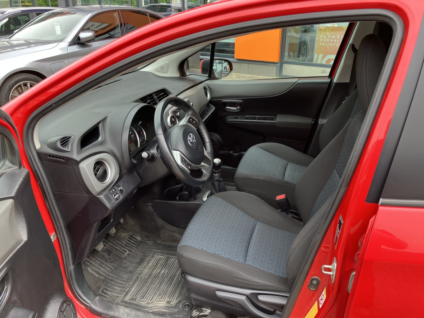 TOYOTA Yaris 2013