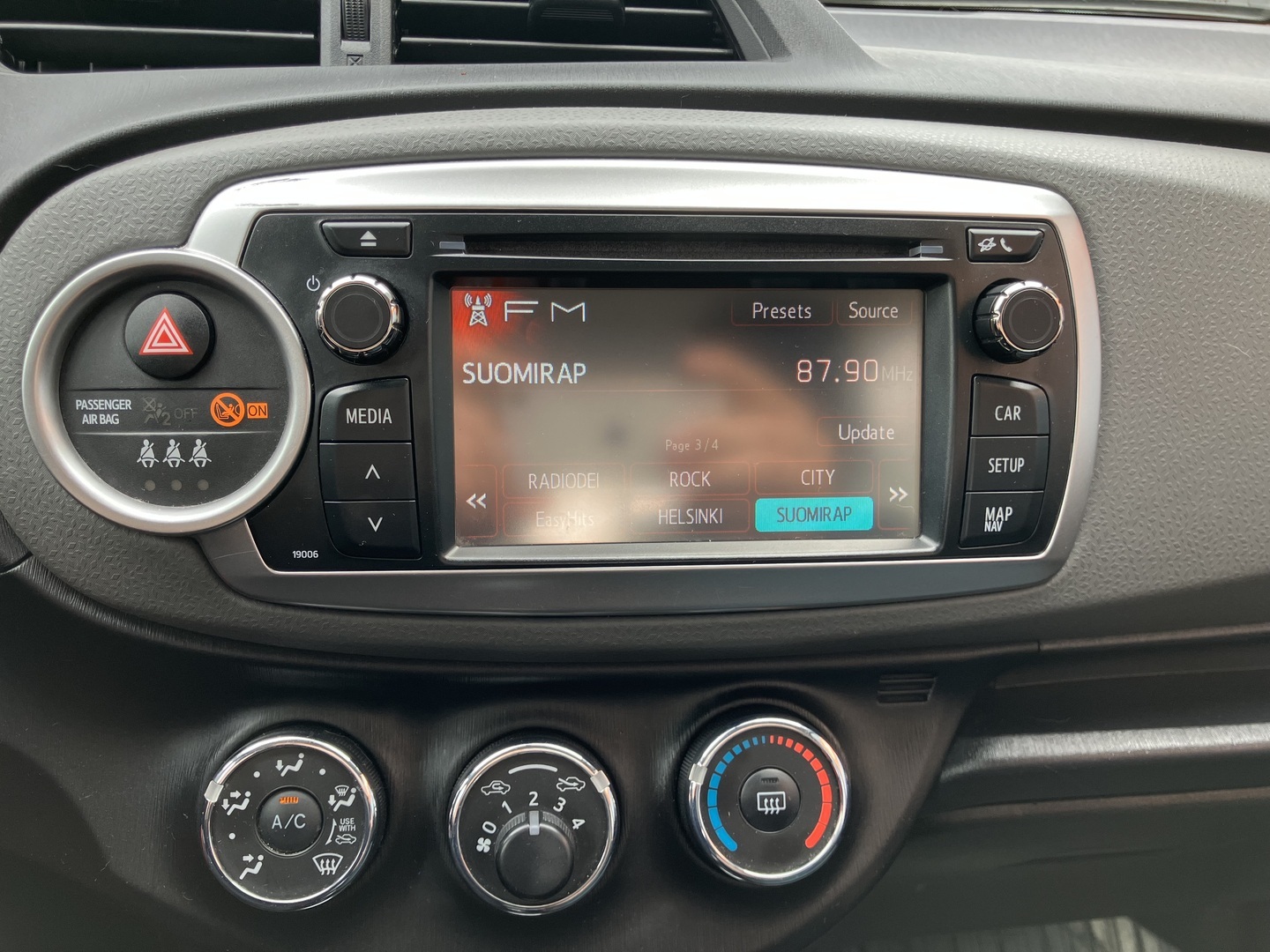TOYOTA Yaris 2013