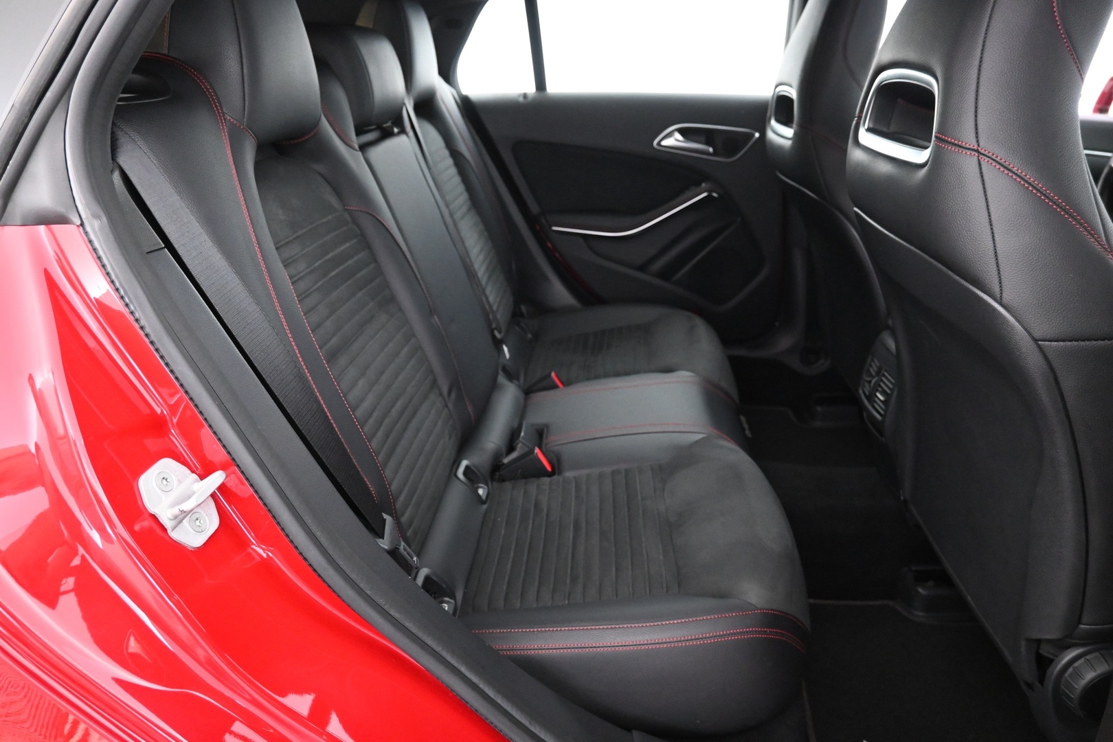 MERCEDES-BENZ CLA 2016