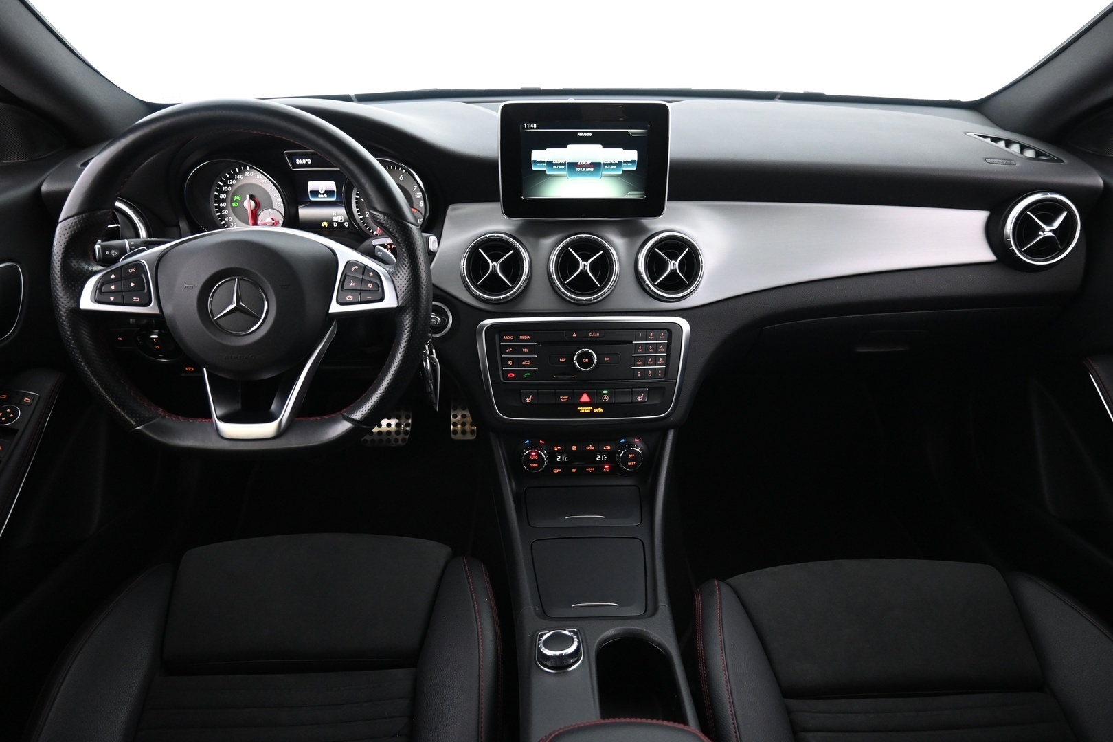 MERCEDES-BENZ CLA 2016