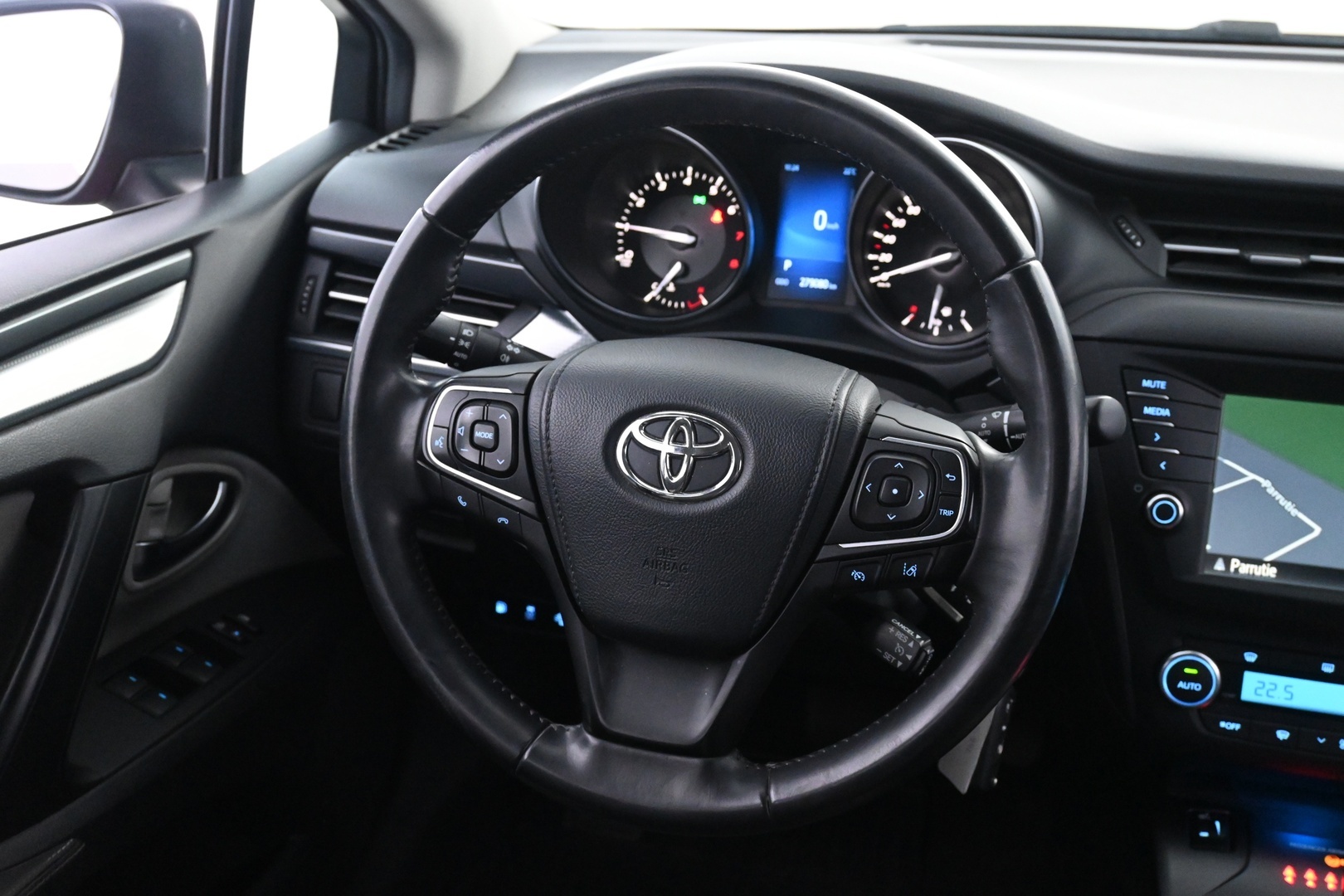 TOYOTA Avensis 2017