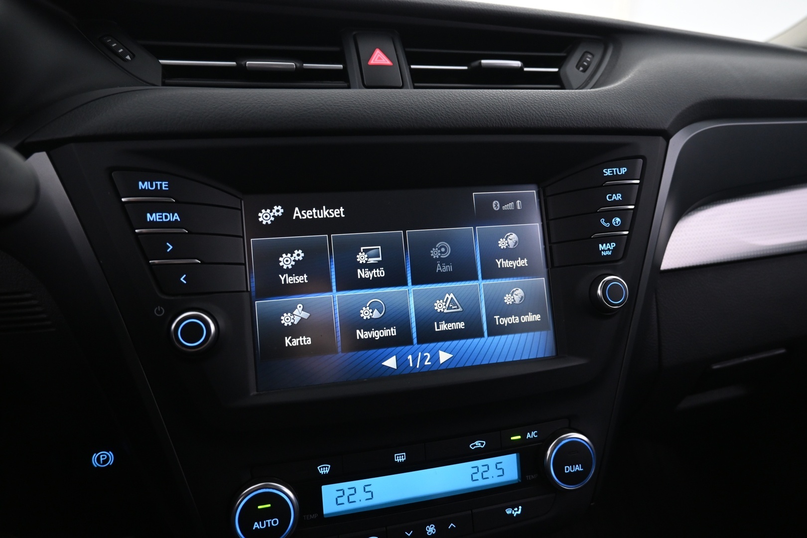 TOYOTA Avensis 2017
