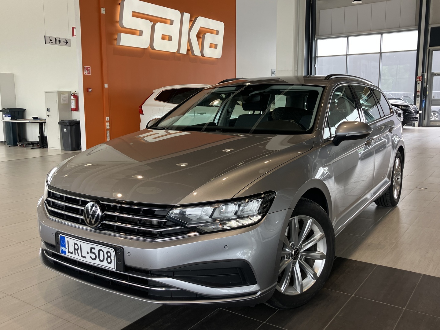 VOLKSWAGEN Passat 2023