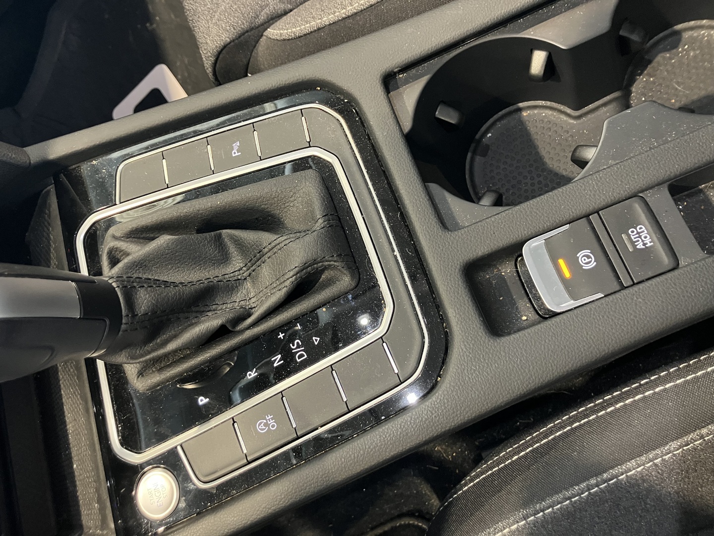 VOLKSWAGEN Passat 2023