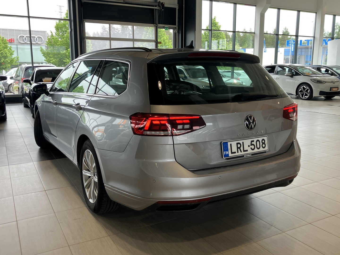VOLKSWAGEN Passat 2023