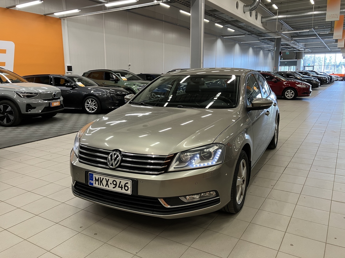 VOLKSWAGEN Passat 2012