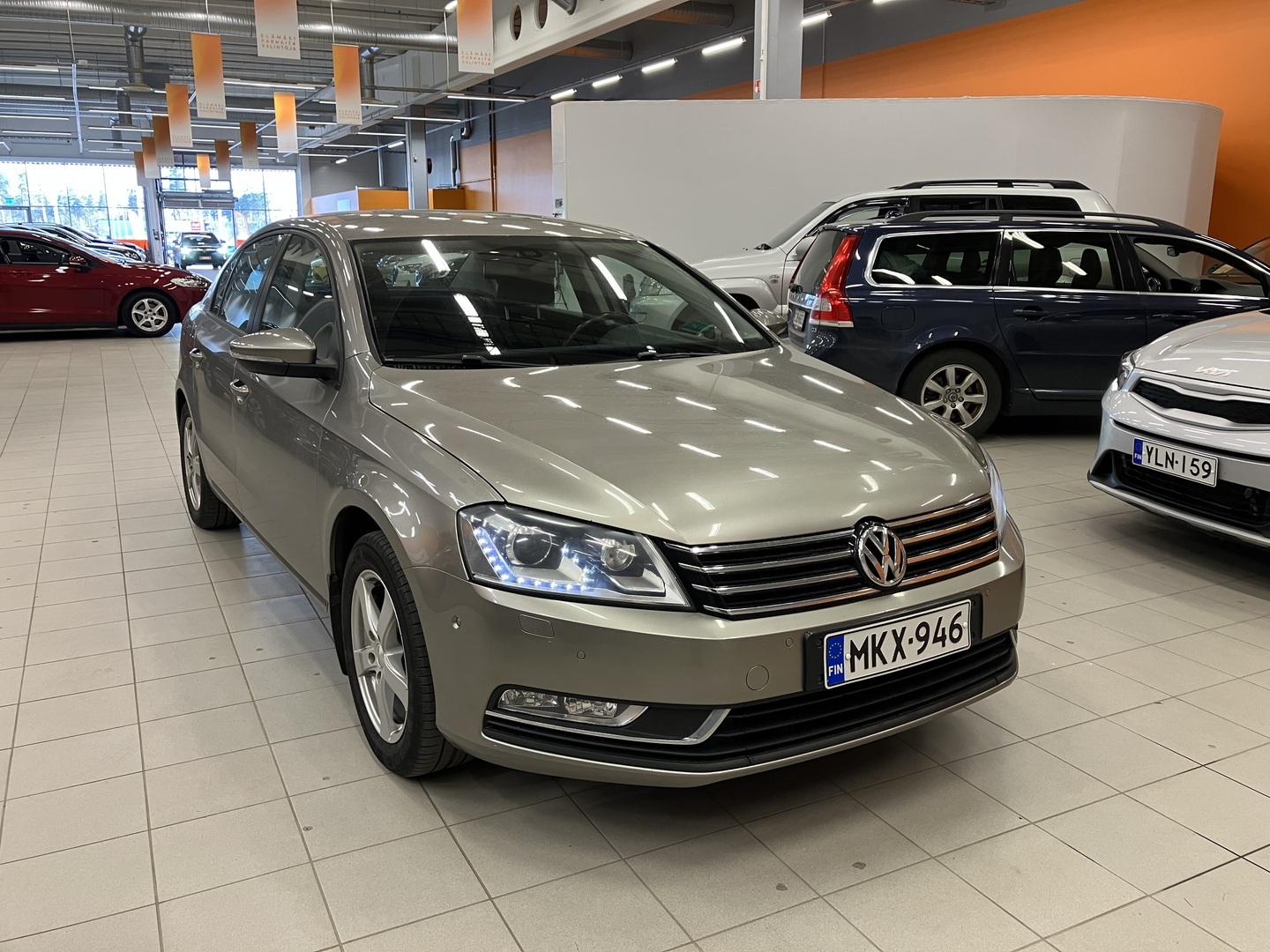 VOLKSWAGEN Passat 2012