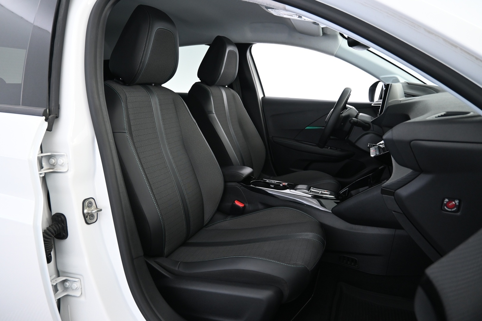 PEUGEOT e-208 2023