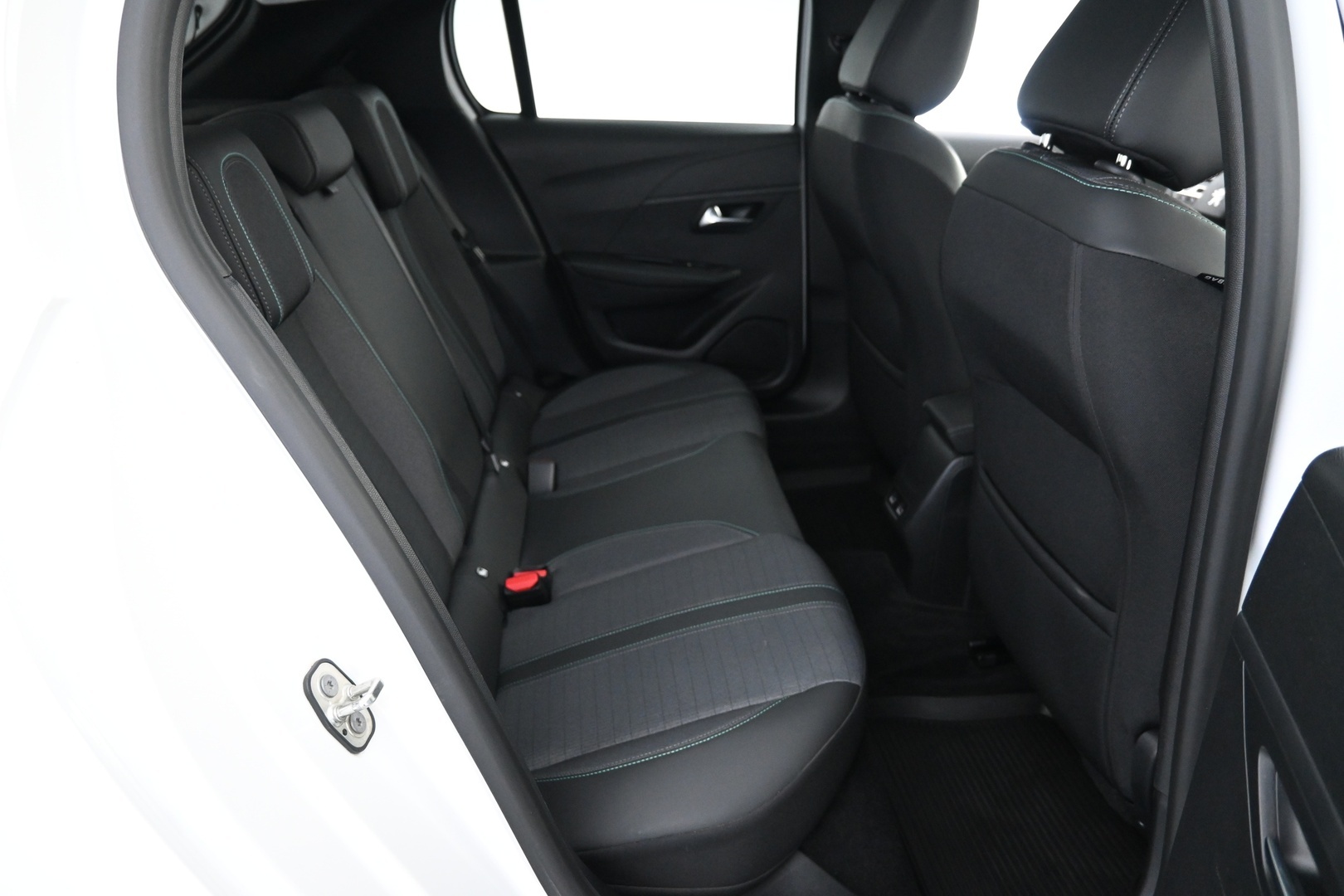 PEUGEOT e-208 2023