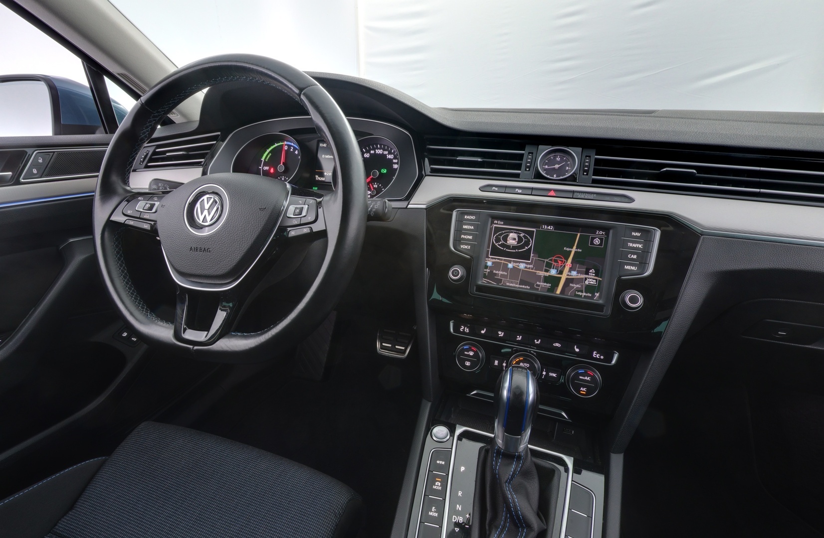 VOLKSWAGEN Passat 2016