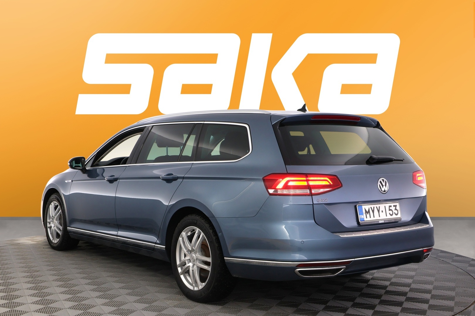 VOLKSWAGEN Passat 2016