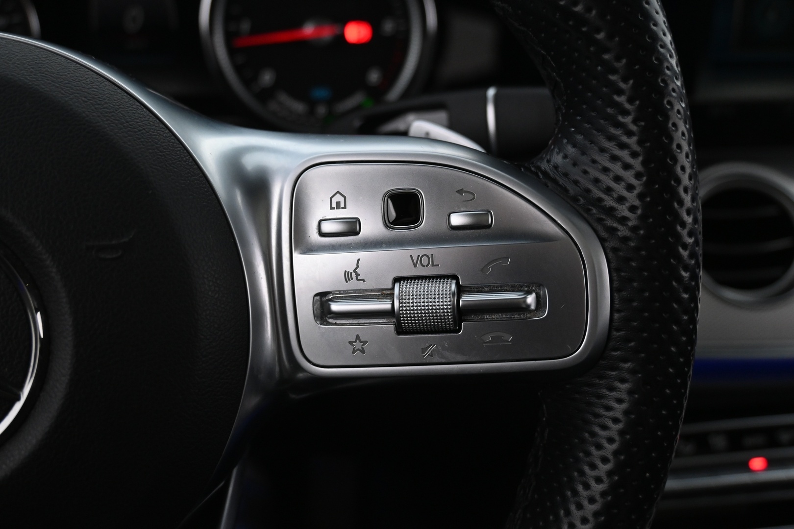 MERCEDES-BENZ E 2020