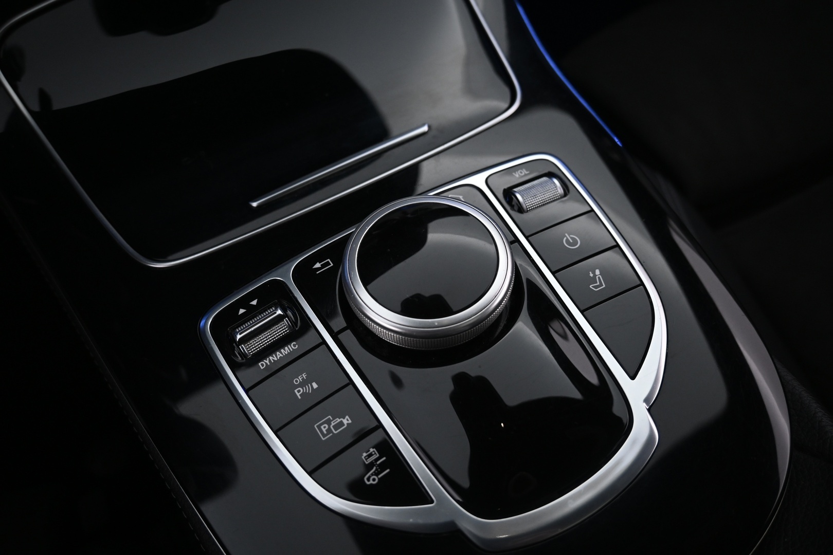 MERCEDES-BENZ E 2020