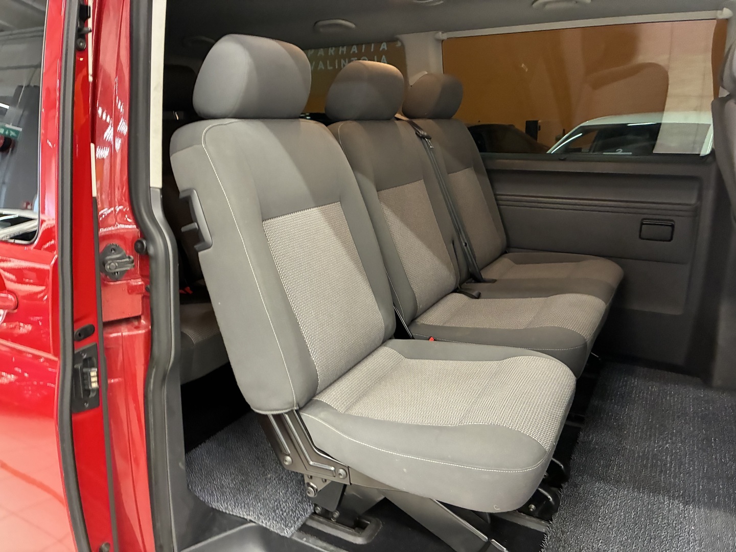 VOLKSWAGEN Caravelle 2013