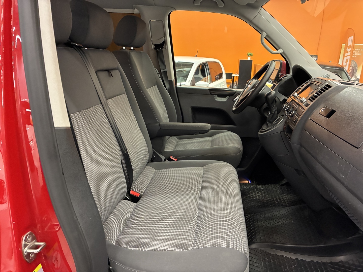 VOLKSWAGEN Caravelle 2013