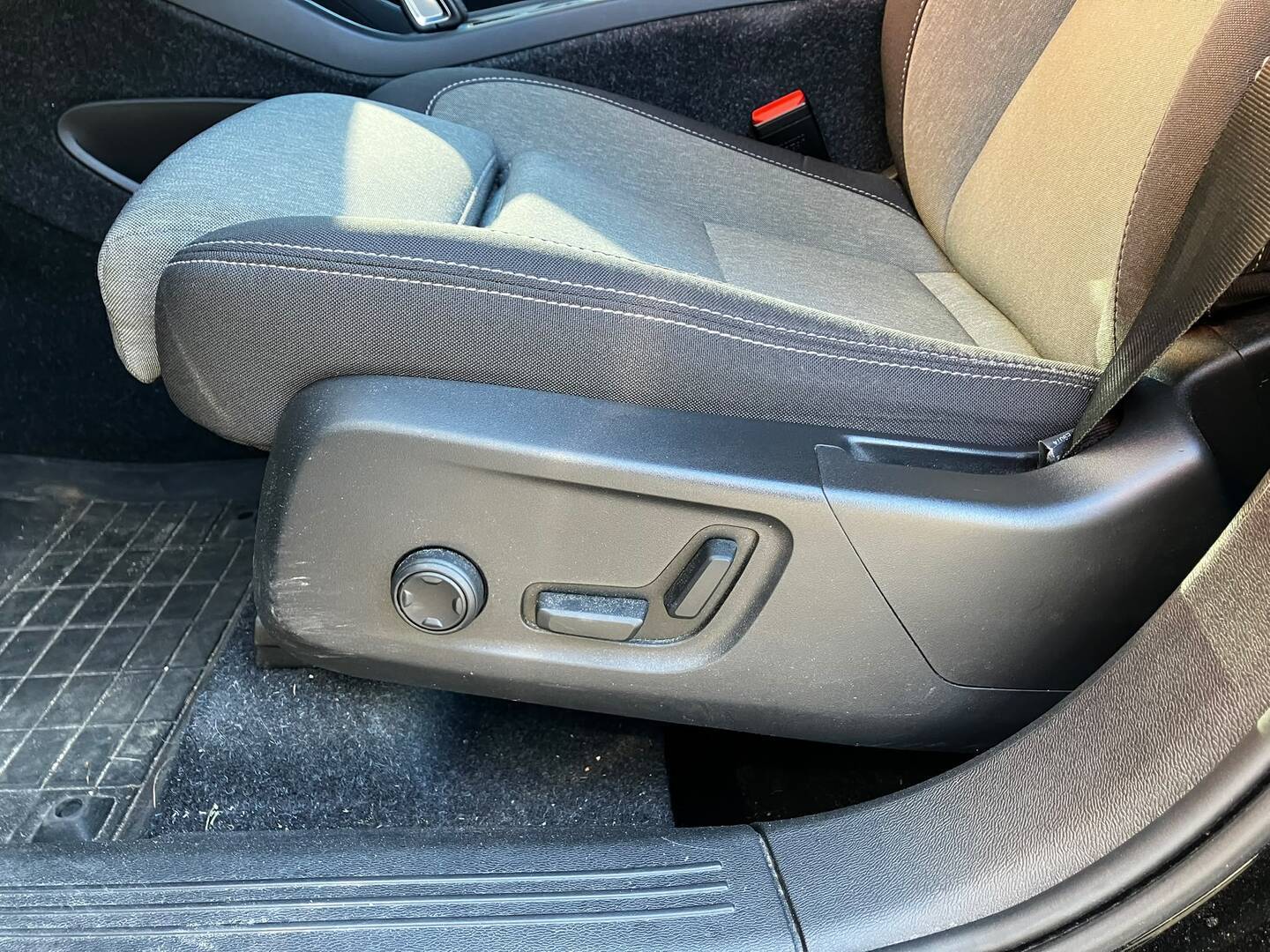 VOLVO XC40 2021