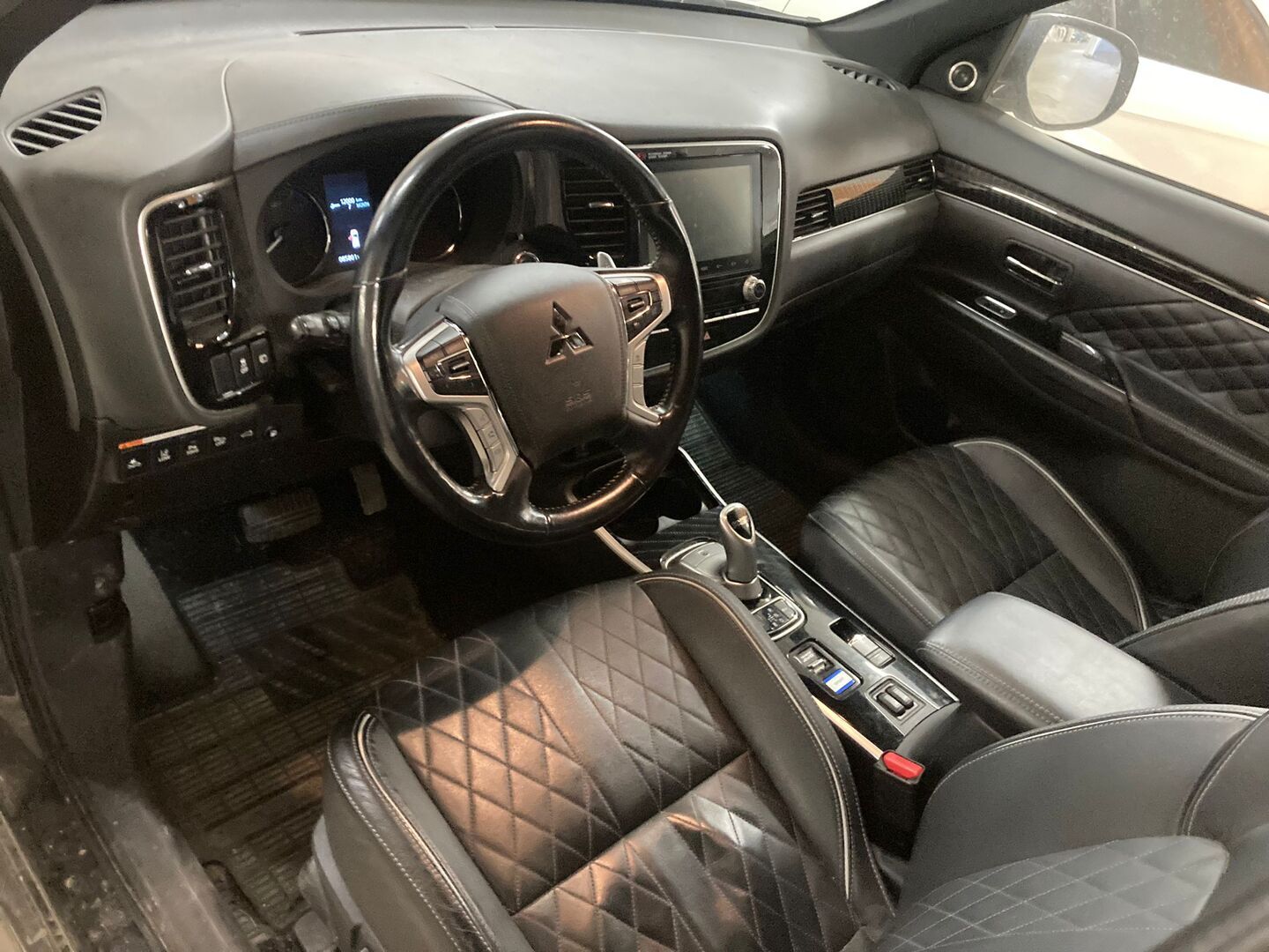 MITSUBISHI OUTLANDER PHEV 2020