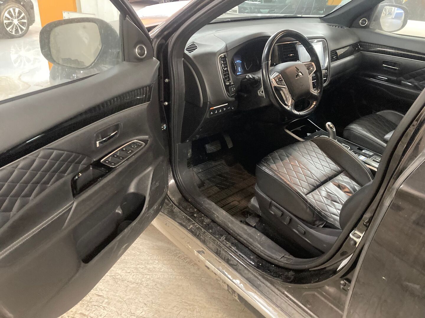 MITSUBISHI OUTLANDER PHEV 2020