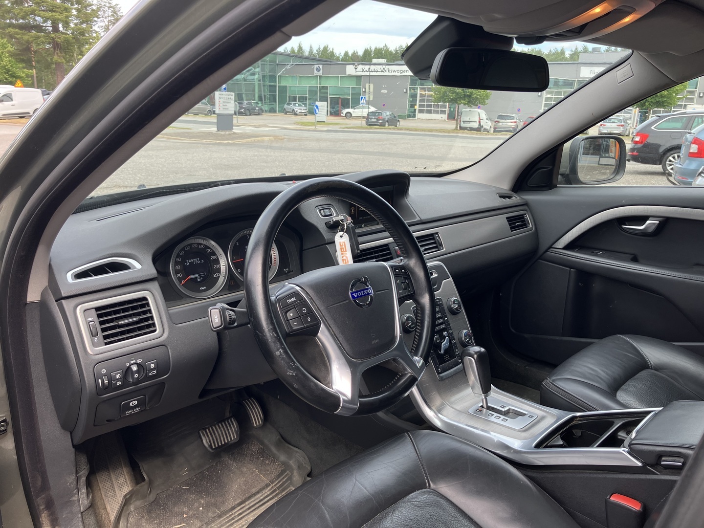 VOLVO XC70 2012