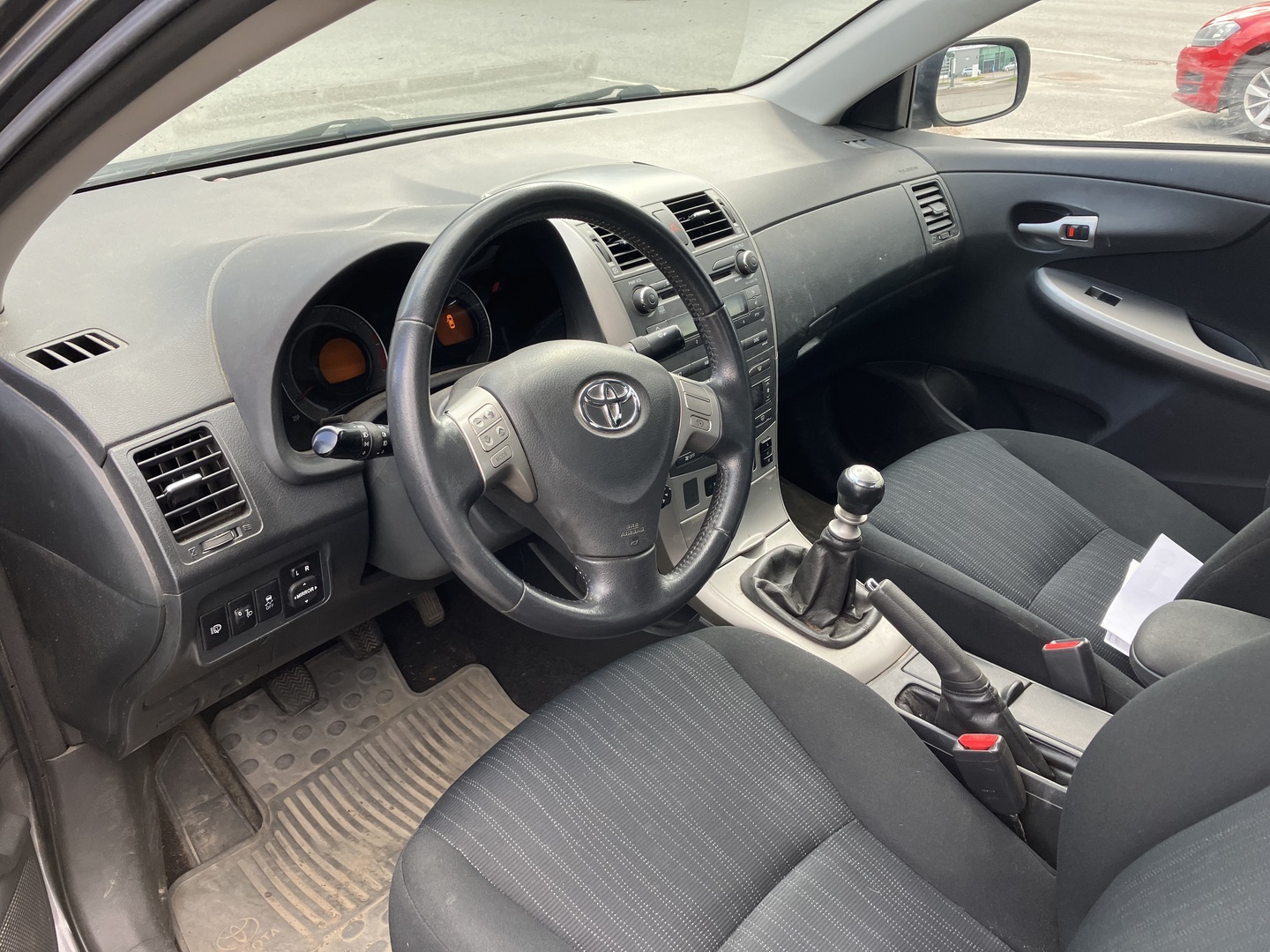 TOYOTA Corolla 2010