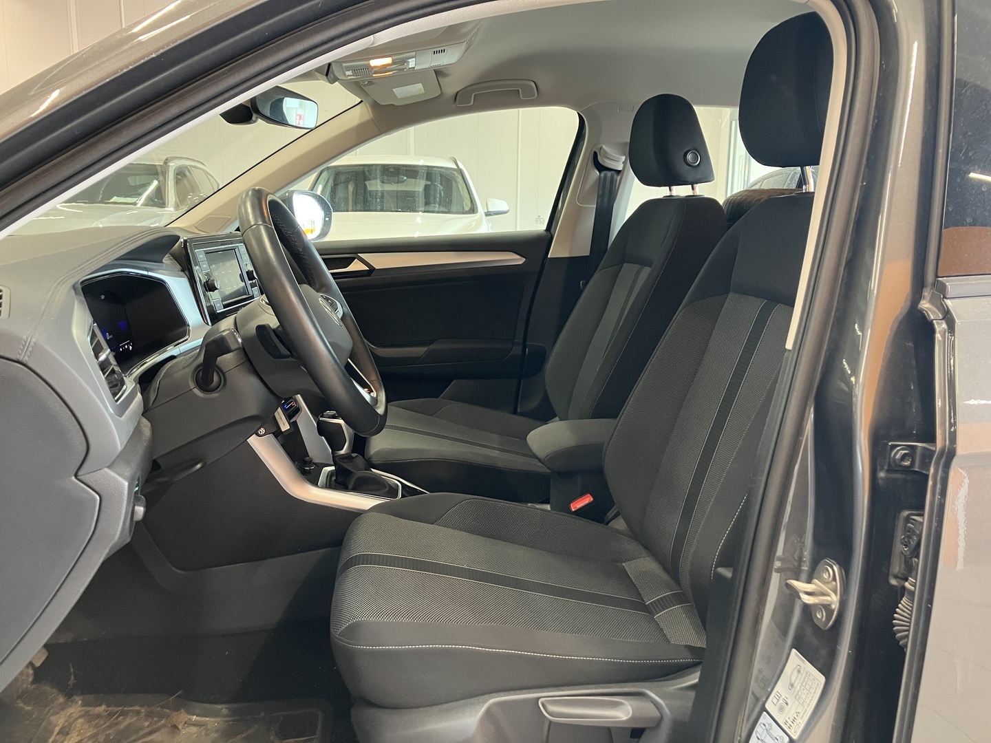 VOLKSWAGEN T-Roc 2024