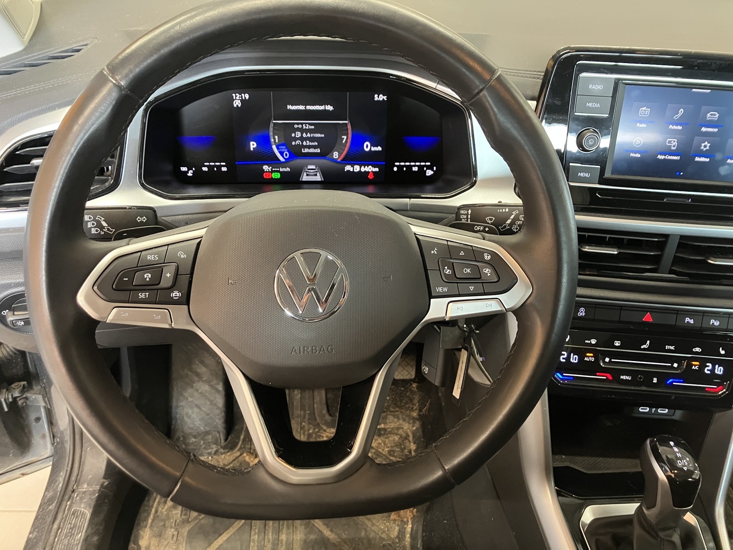 VOLKSWAGEN T-Roc 2024