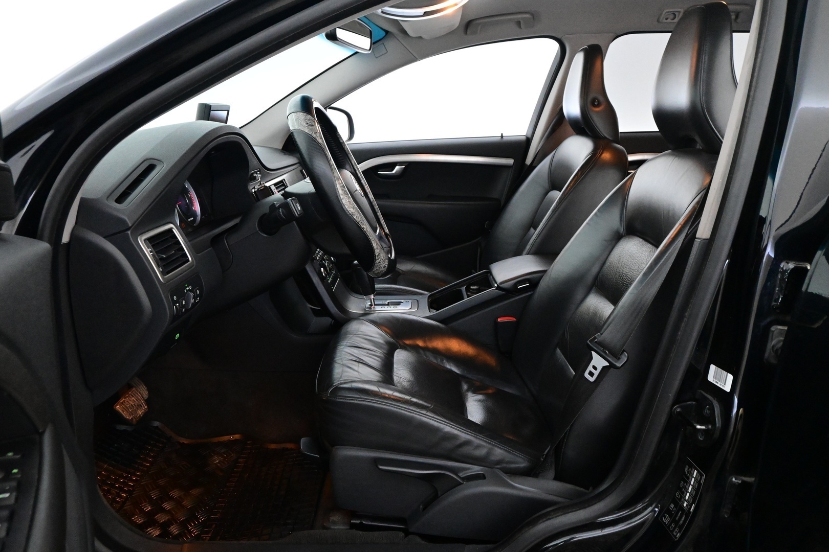 VOLVO V70 2010