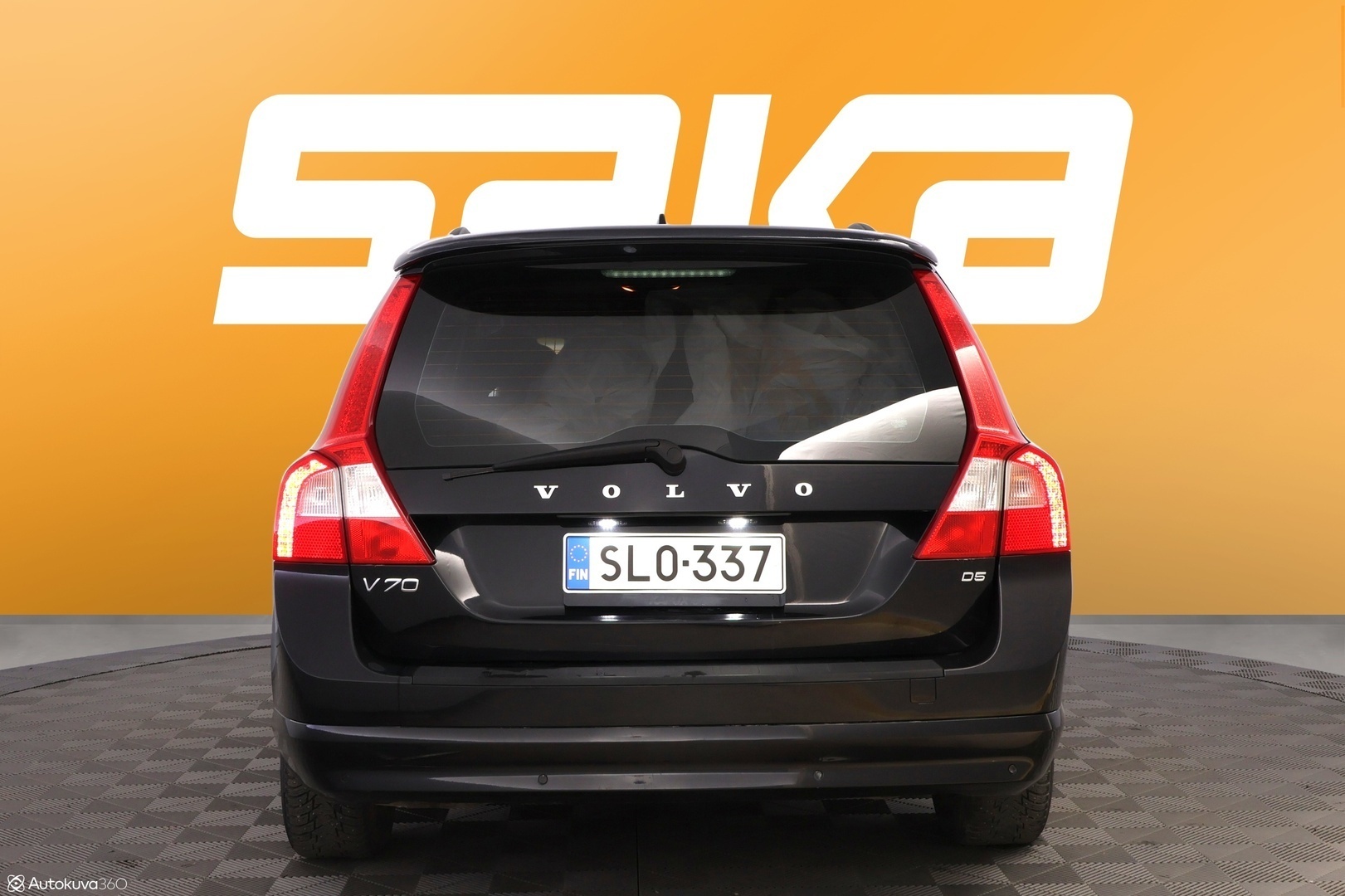 VOLVO V70 2010