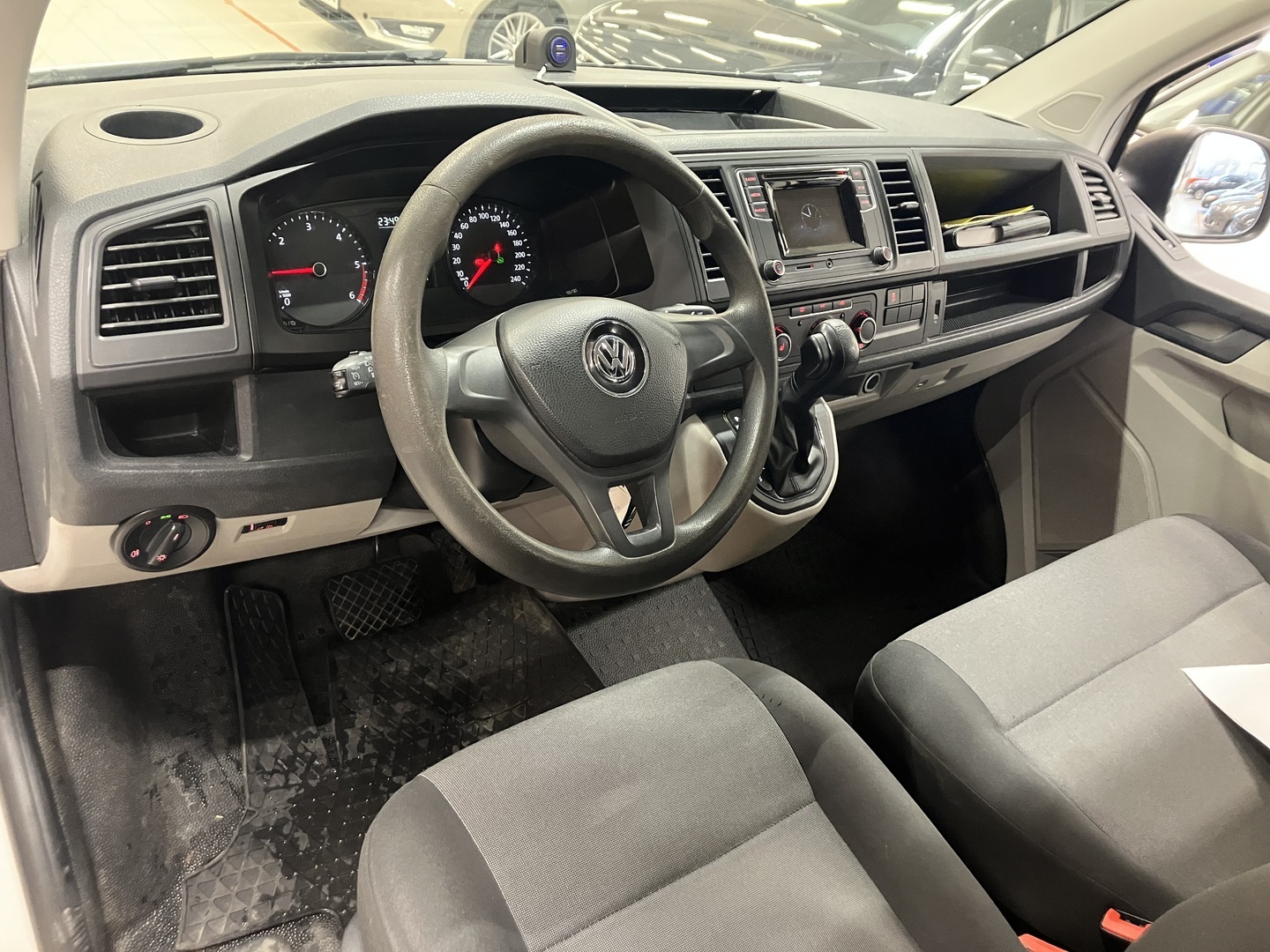 VOLKSWAGEN Transporter 2018