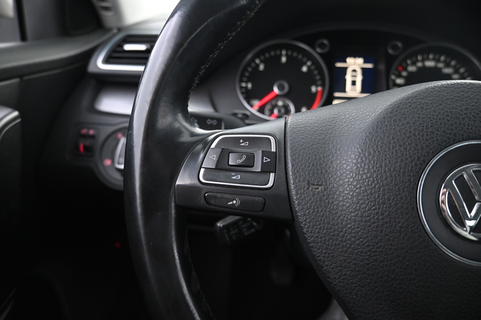 VOLKSWAGEN Passat 2012