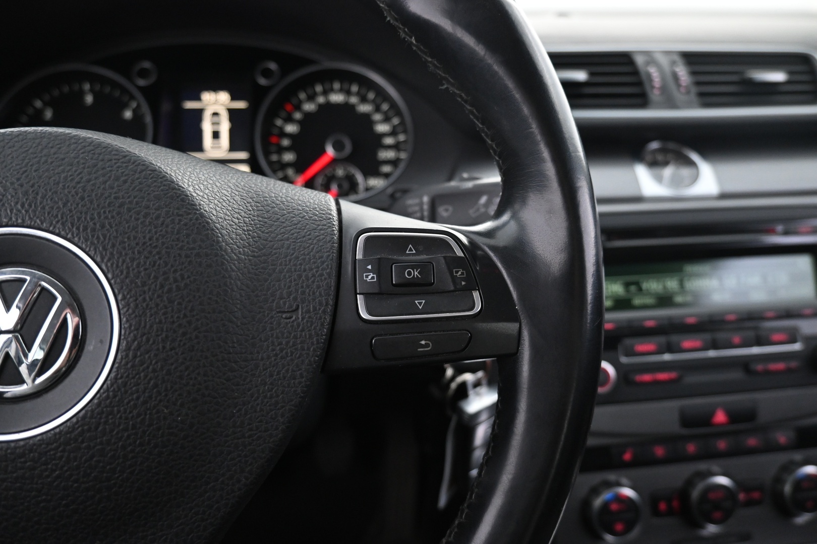 VOLKSWAGEN Passat 2012