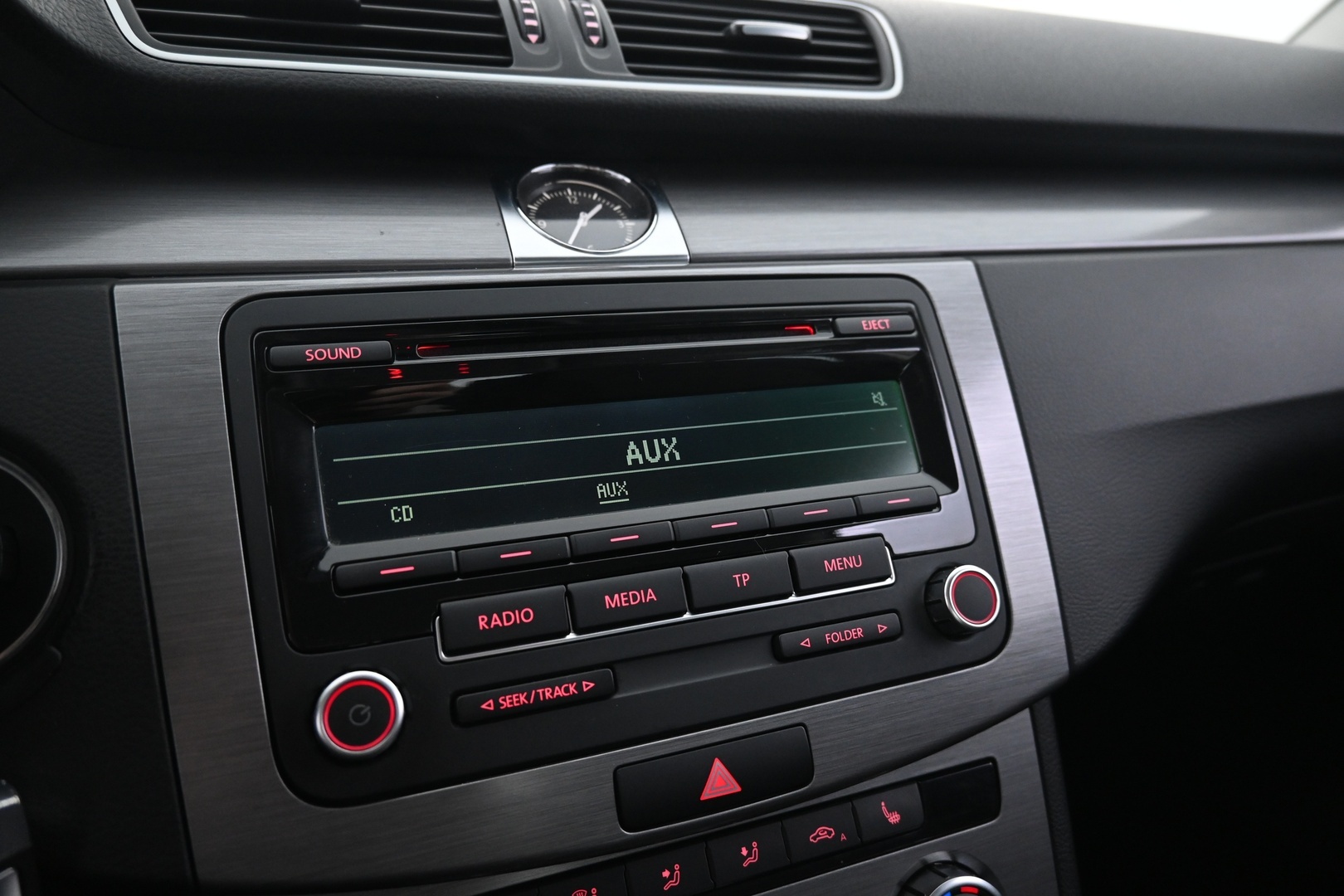 VOLKSWAGEN Passat 2012