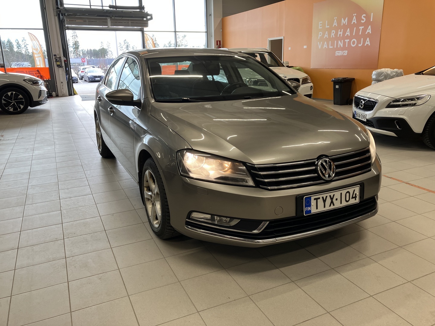 VOLKSWAGEN Passat 2012