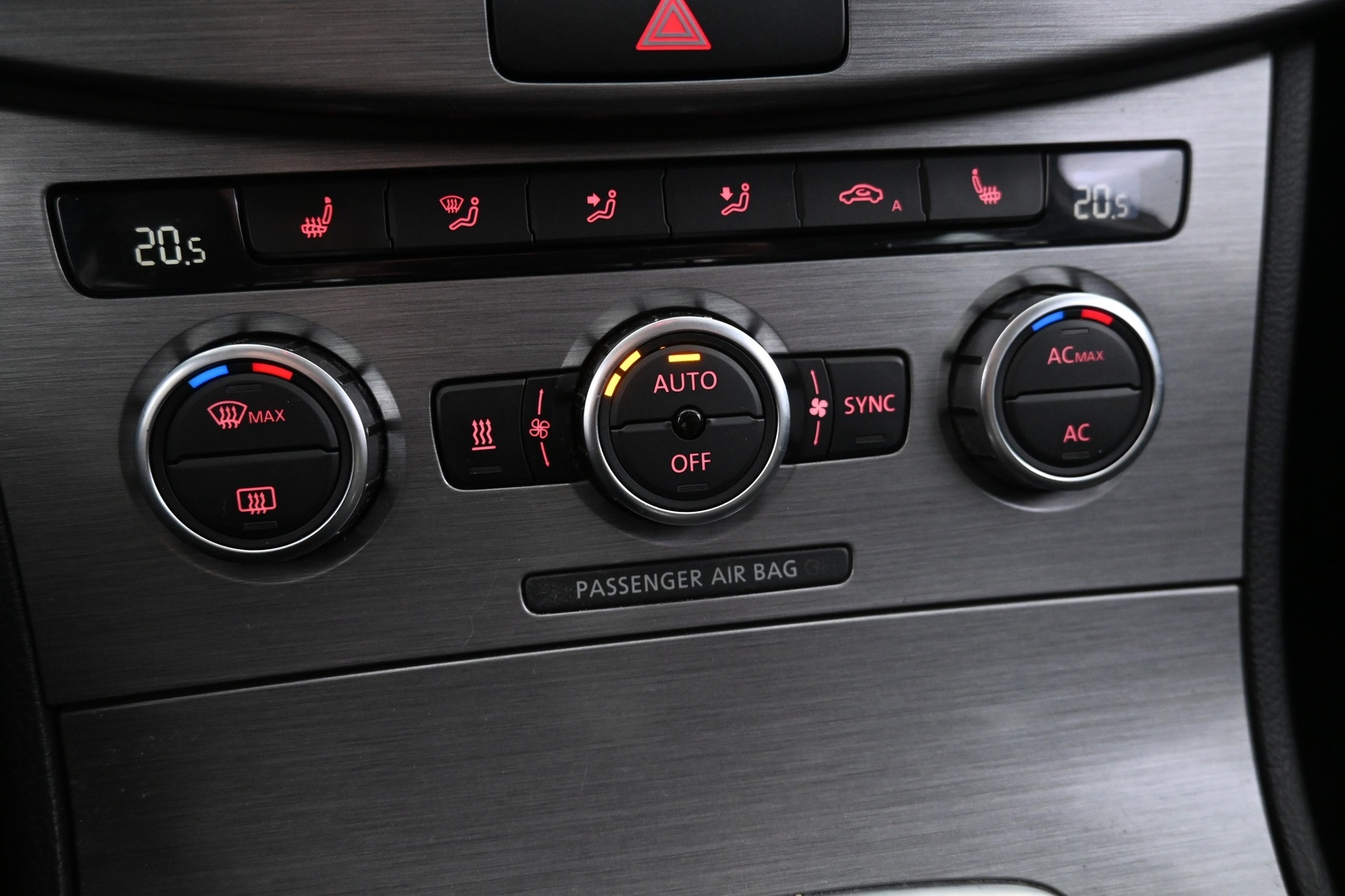 VOLKSWAGEN Passat 2012