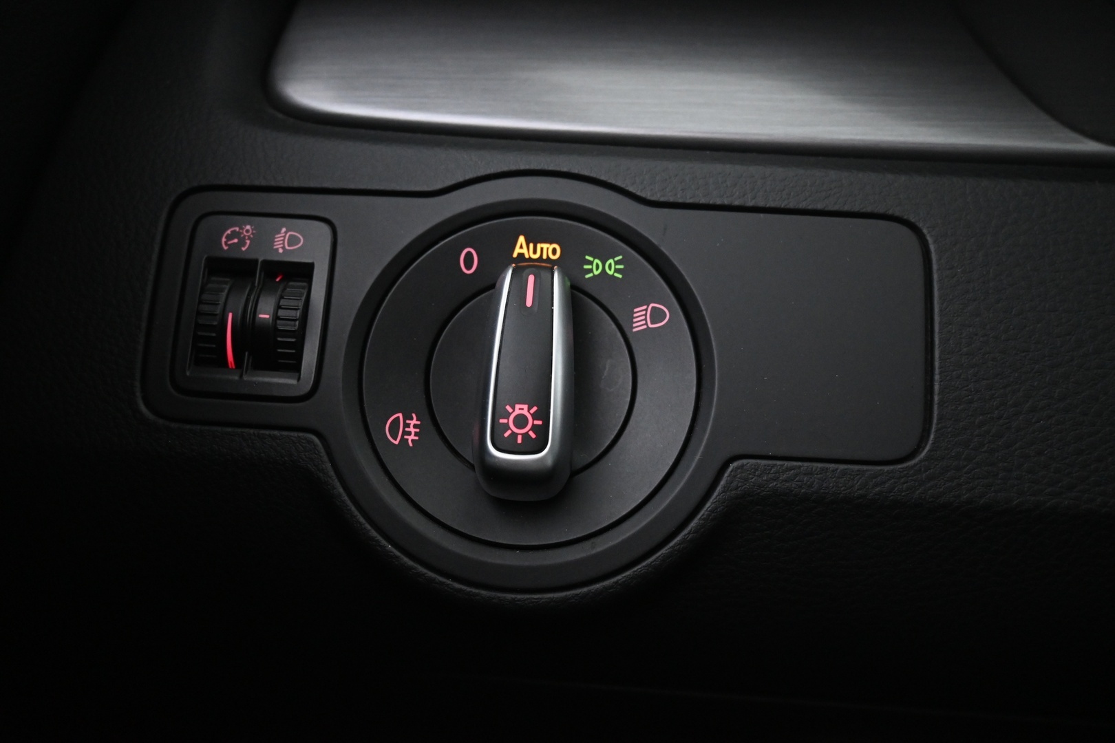 VOLKSWAGEN Passat 2012