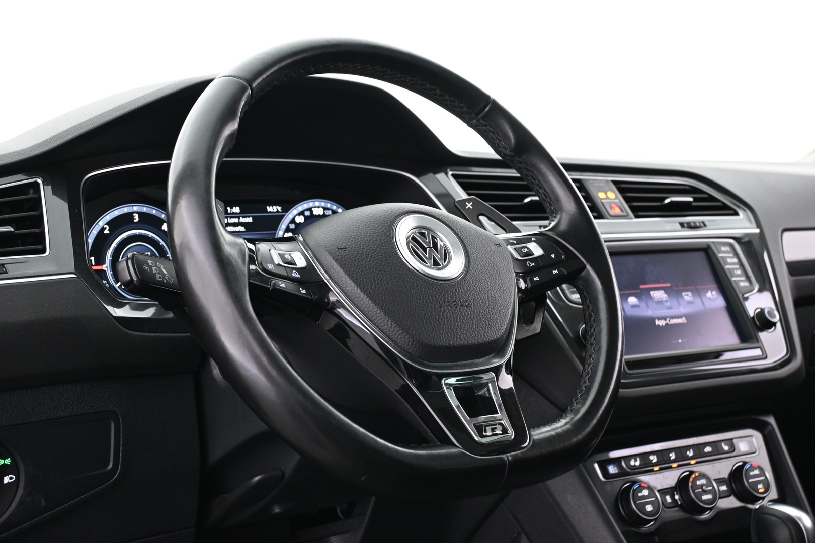 VOLKSWAGEN Tiguan 2016